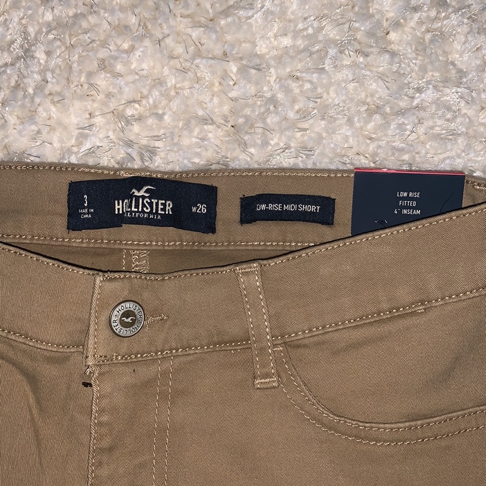 Hollister Khaki Shorts - Picture 2 of 5